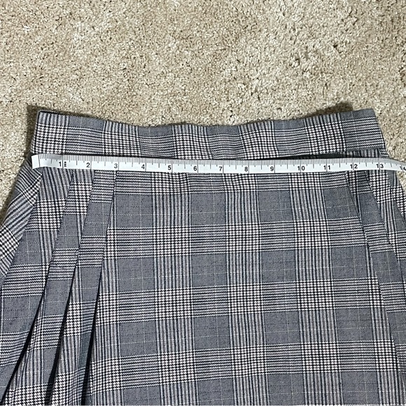 Garage | Pleated mini skirt - Picture 2 of 5